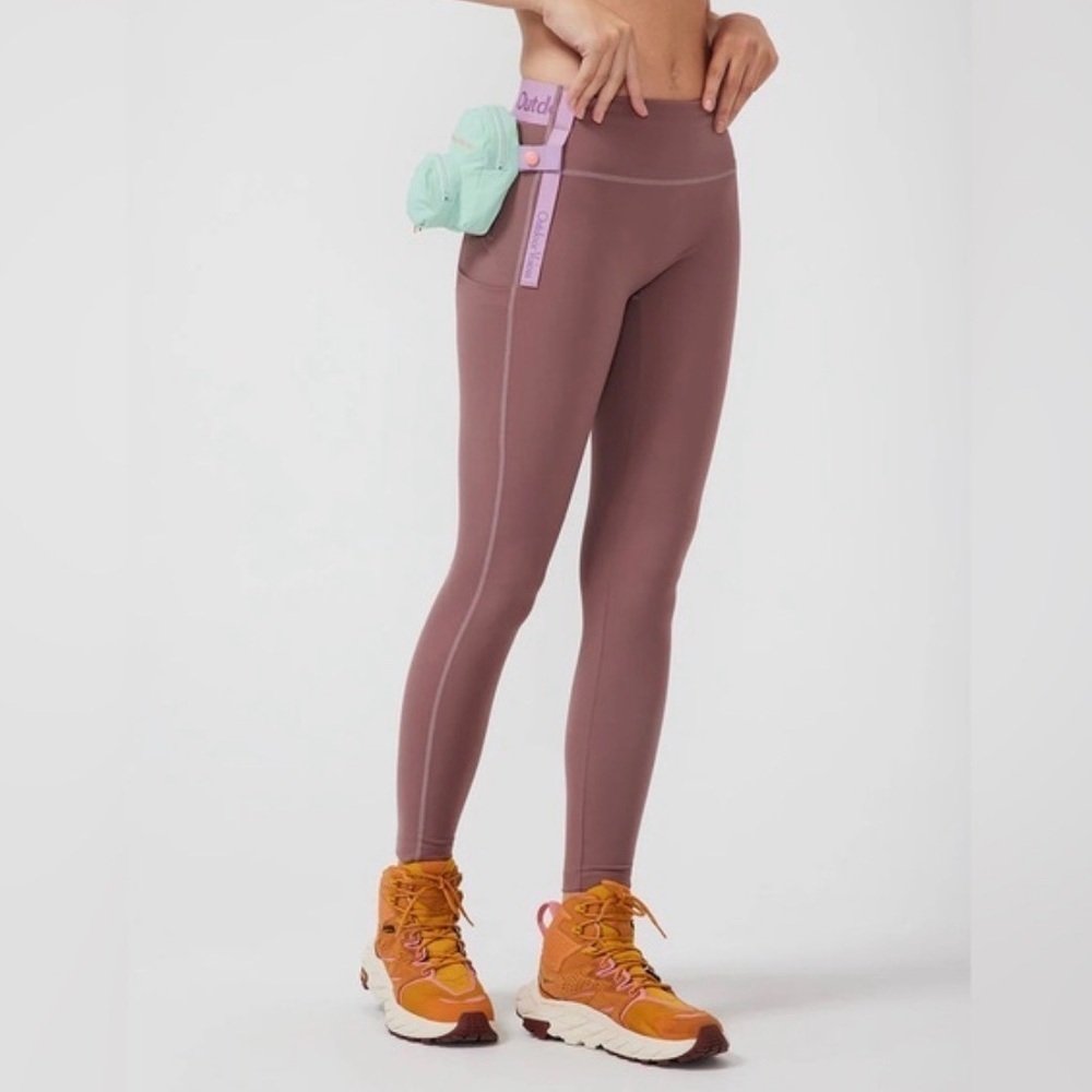 Outdoor Voices snacks 7/8 hiking leggings women’s XS plum EUC